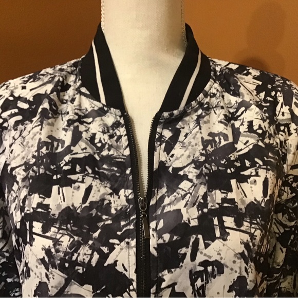 Women’s Madden Bomber Jacket! - Picture 5 of 8